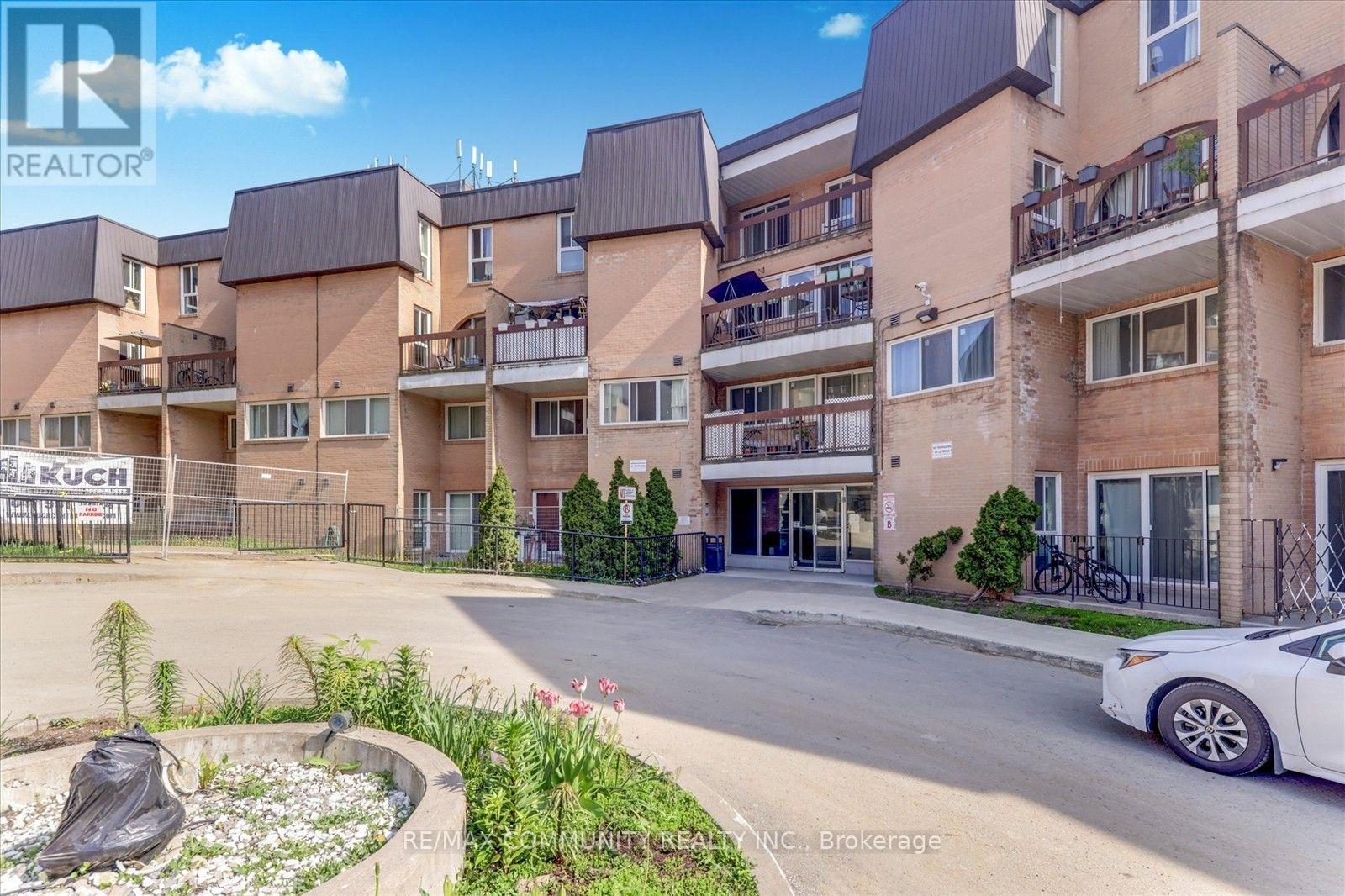 1067 - 100 Mornelle Court Photo de la propriété 1