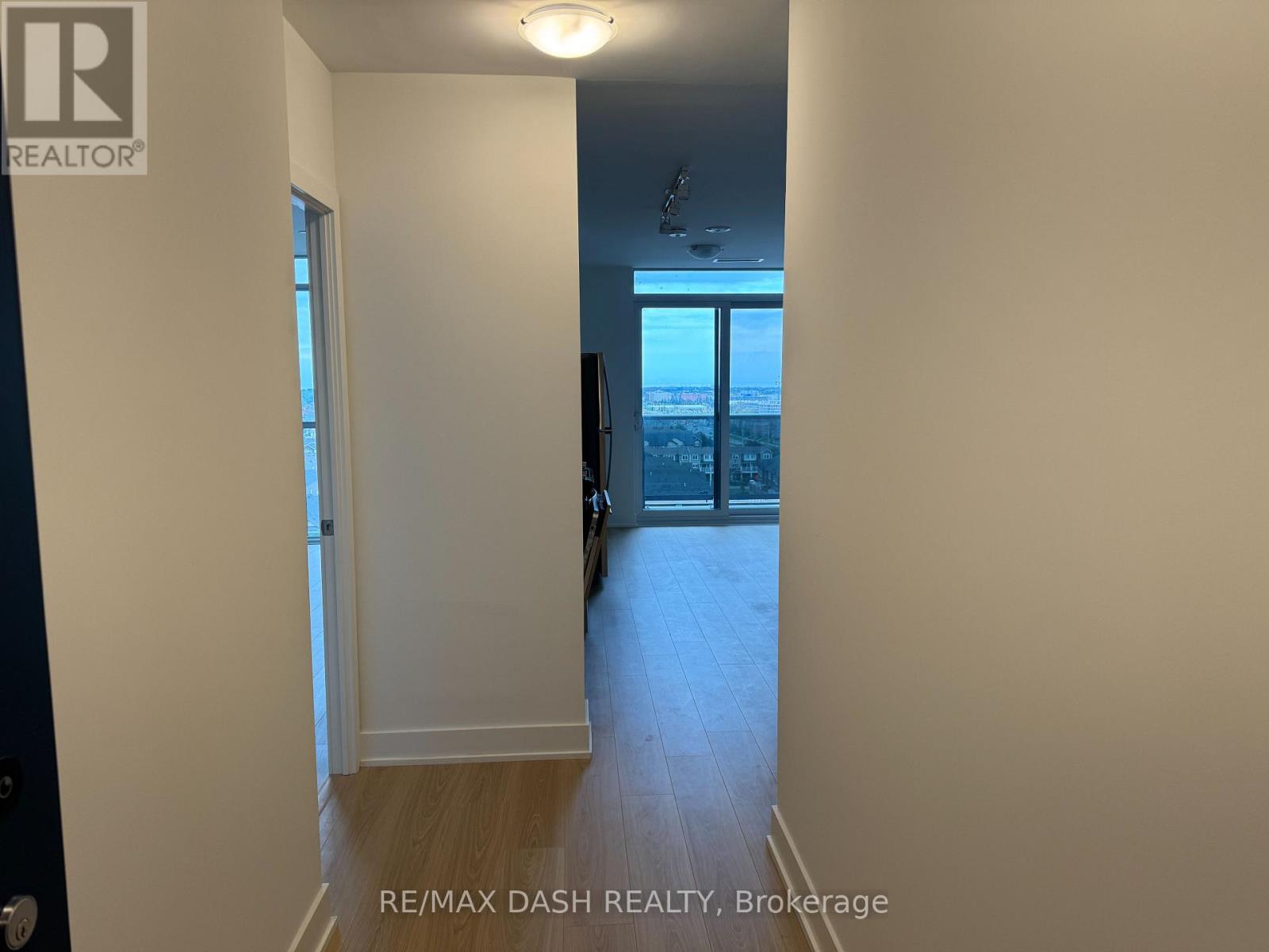 924 - 2545 Simcoe Street N Property Photo 4