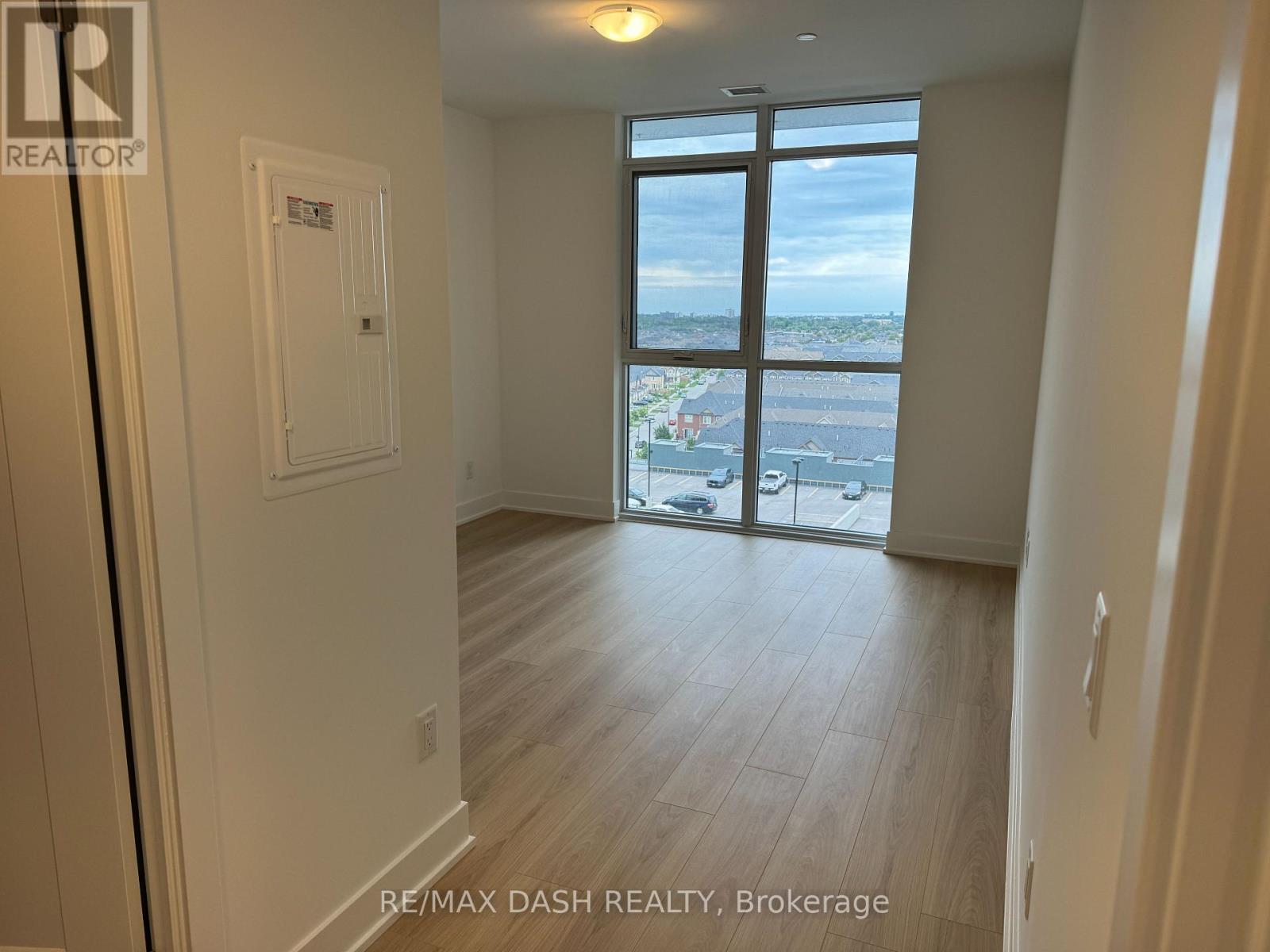 924 - 2545 Simcoe Street N Property Photo 5