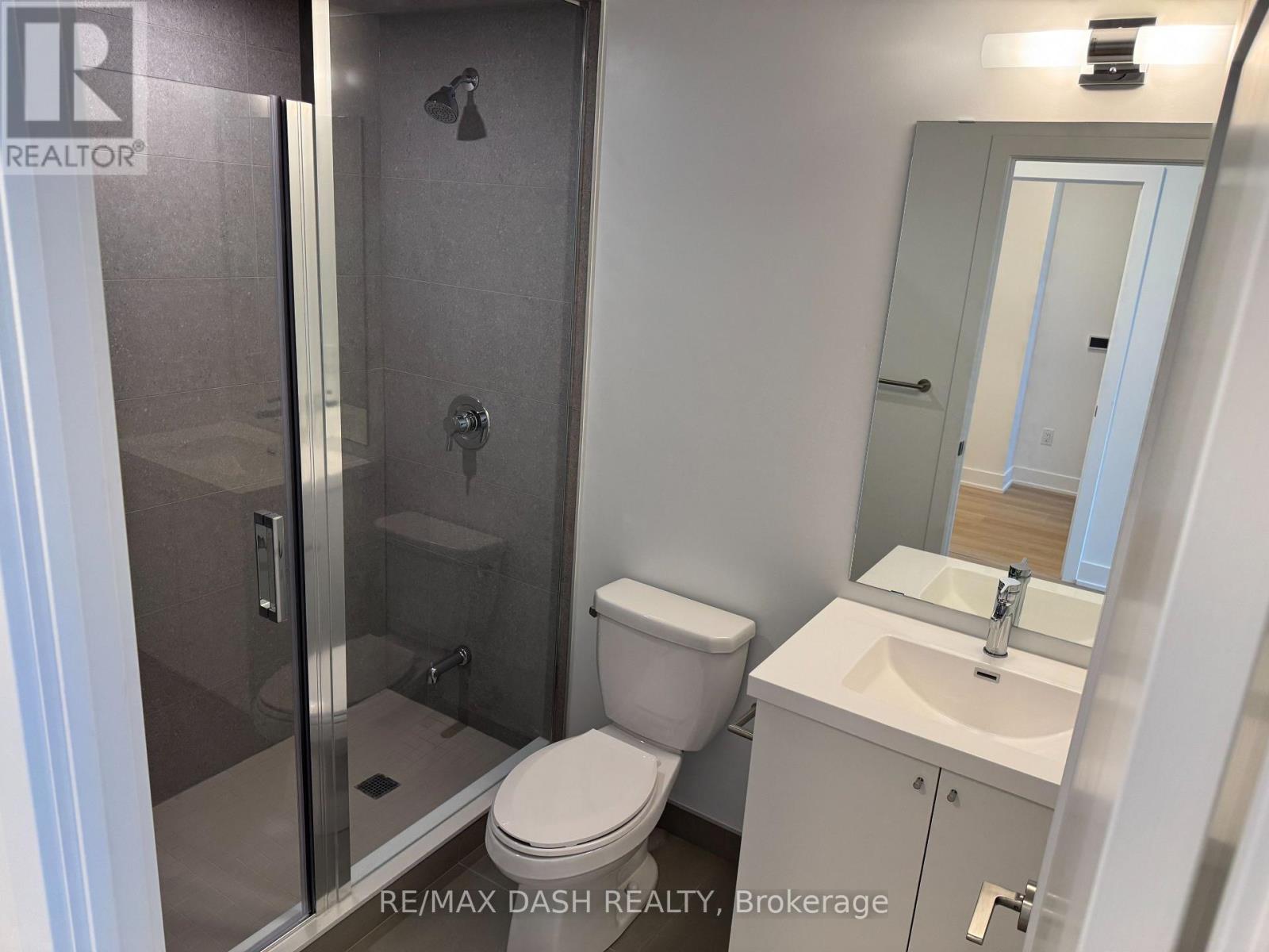 924 - 2545 Simcoe Street N Property Photo 6