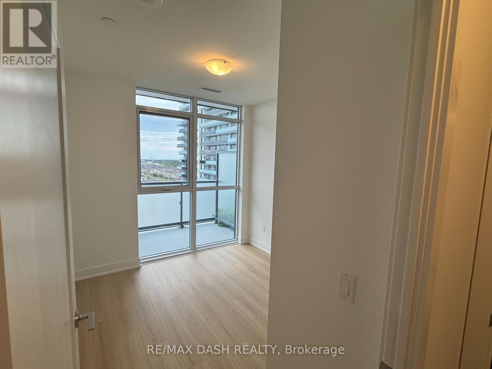 924 - 2545 Simcoe Street N Property Photo 12