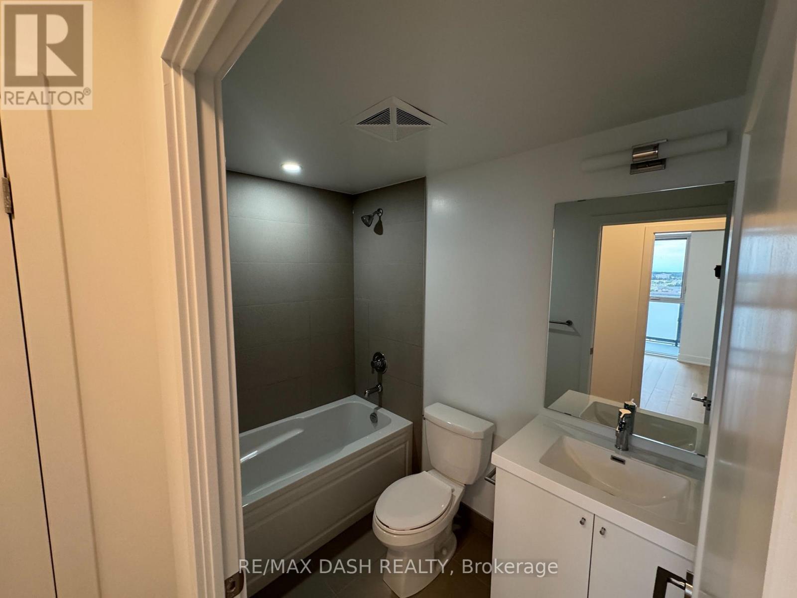 924 - 2545 Simcoe Street N Property Photo 13