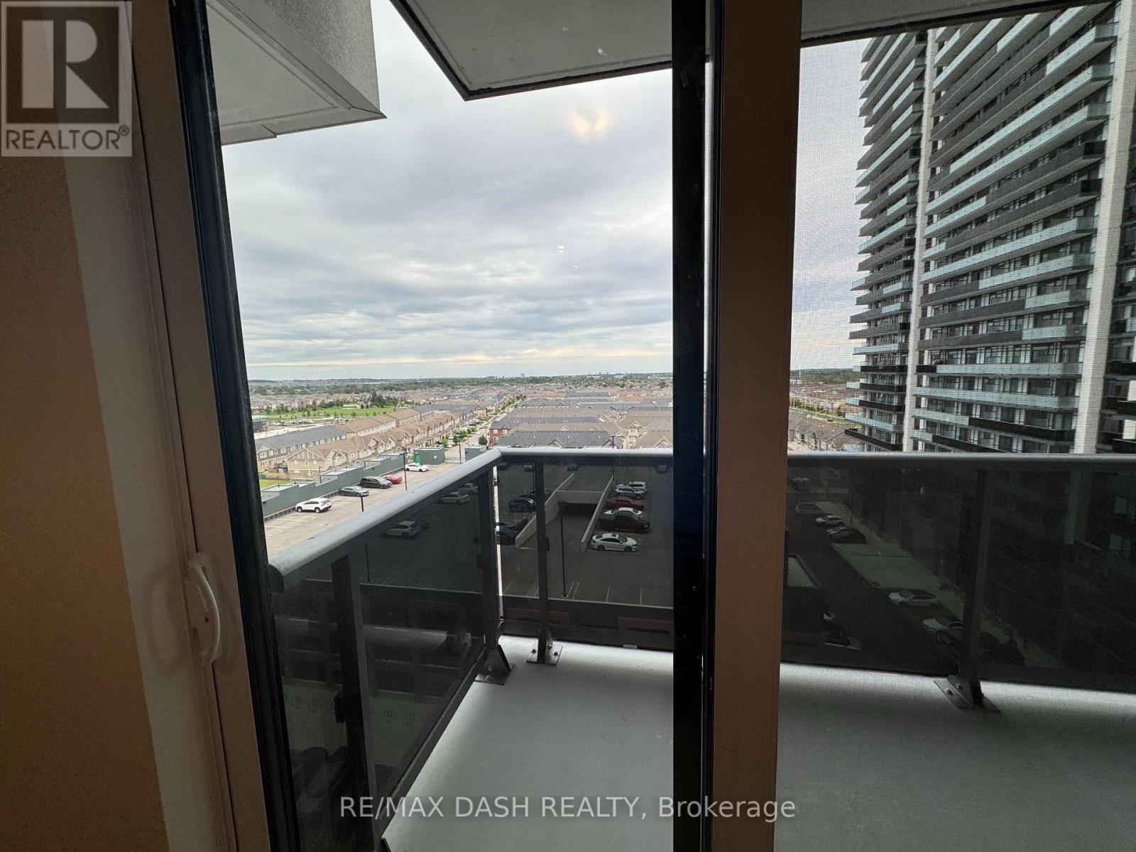 924 - 2545 Simcoe Street N Property Photo 16