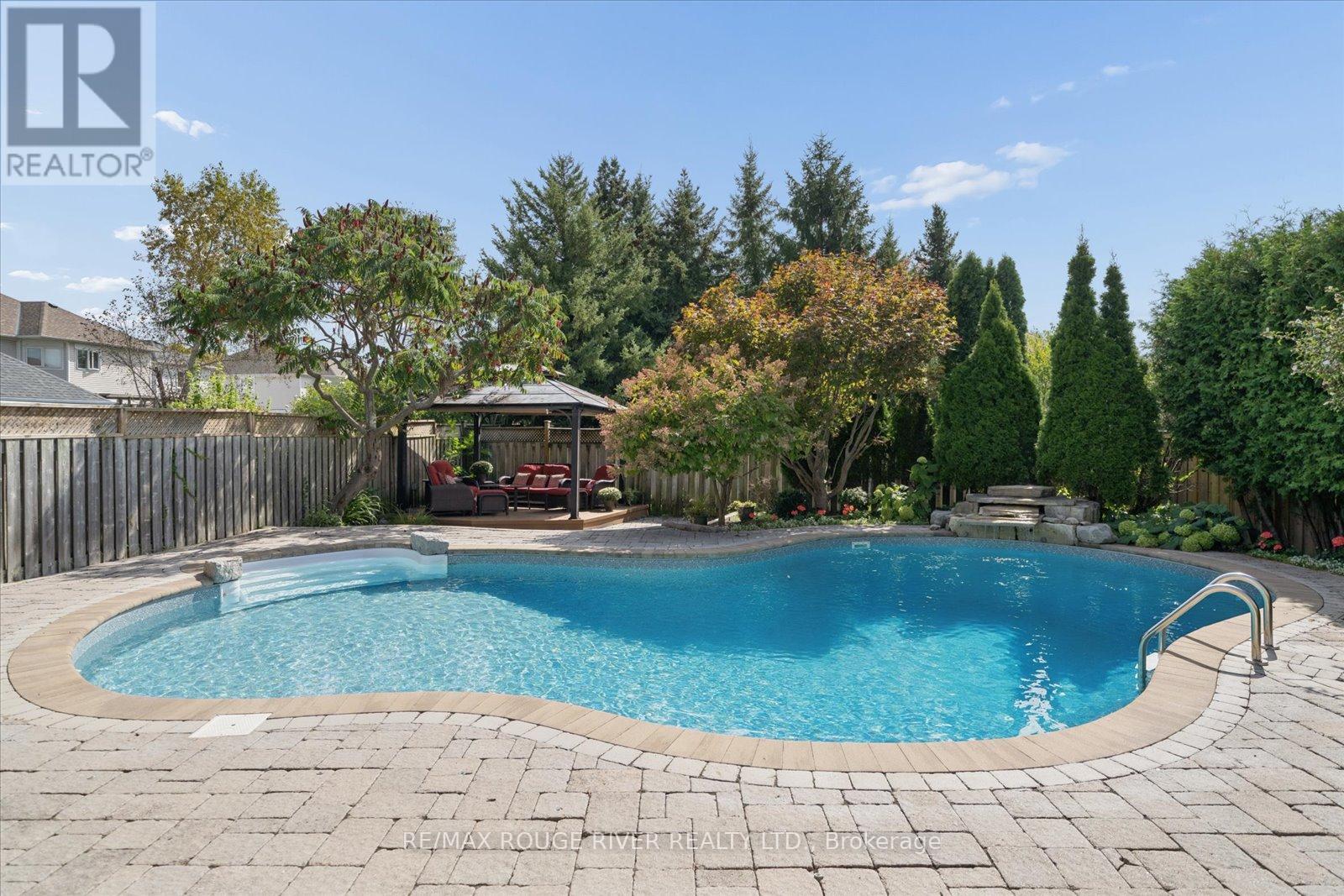 84 Bedell Crescent Property Photo 2