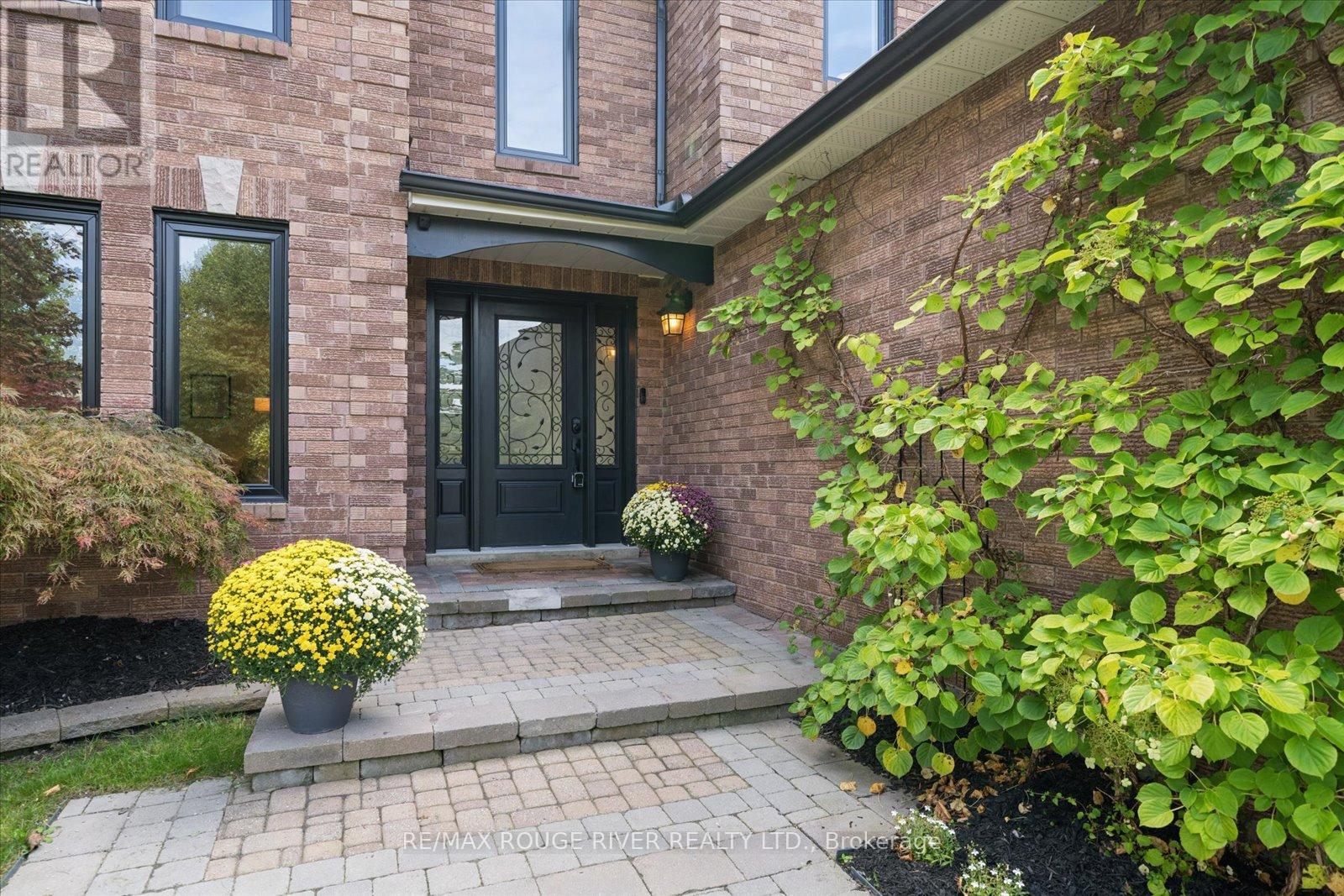 84 Bedell Crescent Property Photo 4