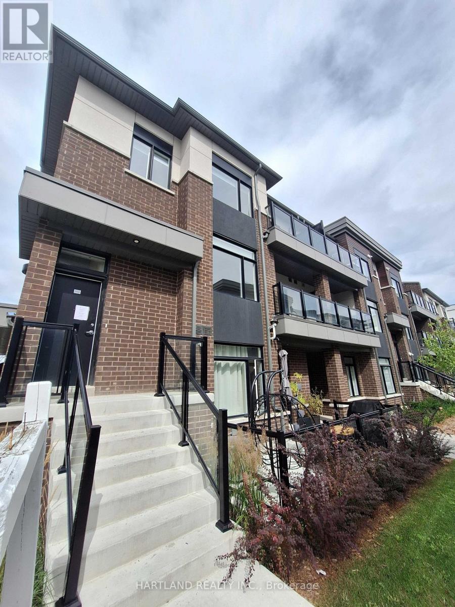 902 - 1695 DERSAN STREET Property Photo 1