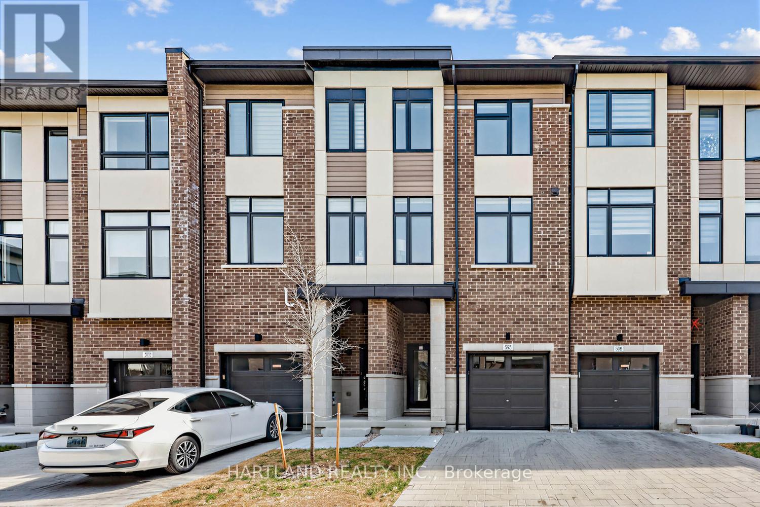 405 - 1695 DERSAN STREET Property Photo 1