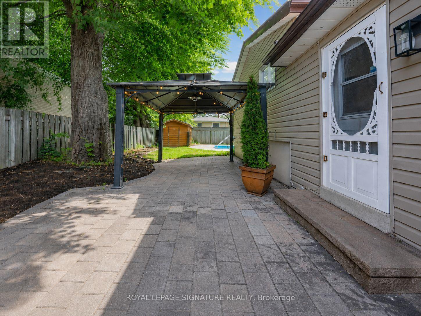 821 Krosno Boulevard Property Photo 23