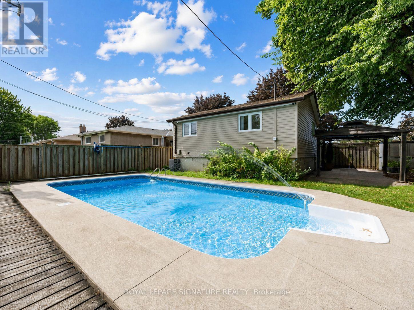 821 Krosno Boulevard Property Photo 24