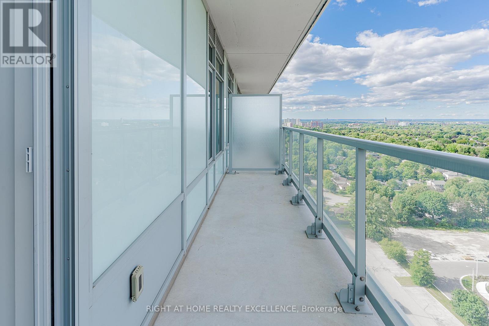 1707 - 3220 Sheppard Avenue Property Photo 11