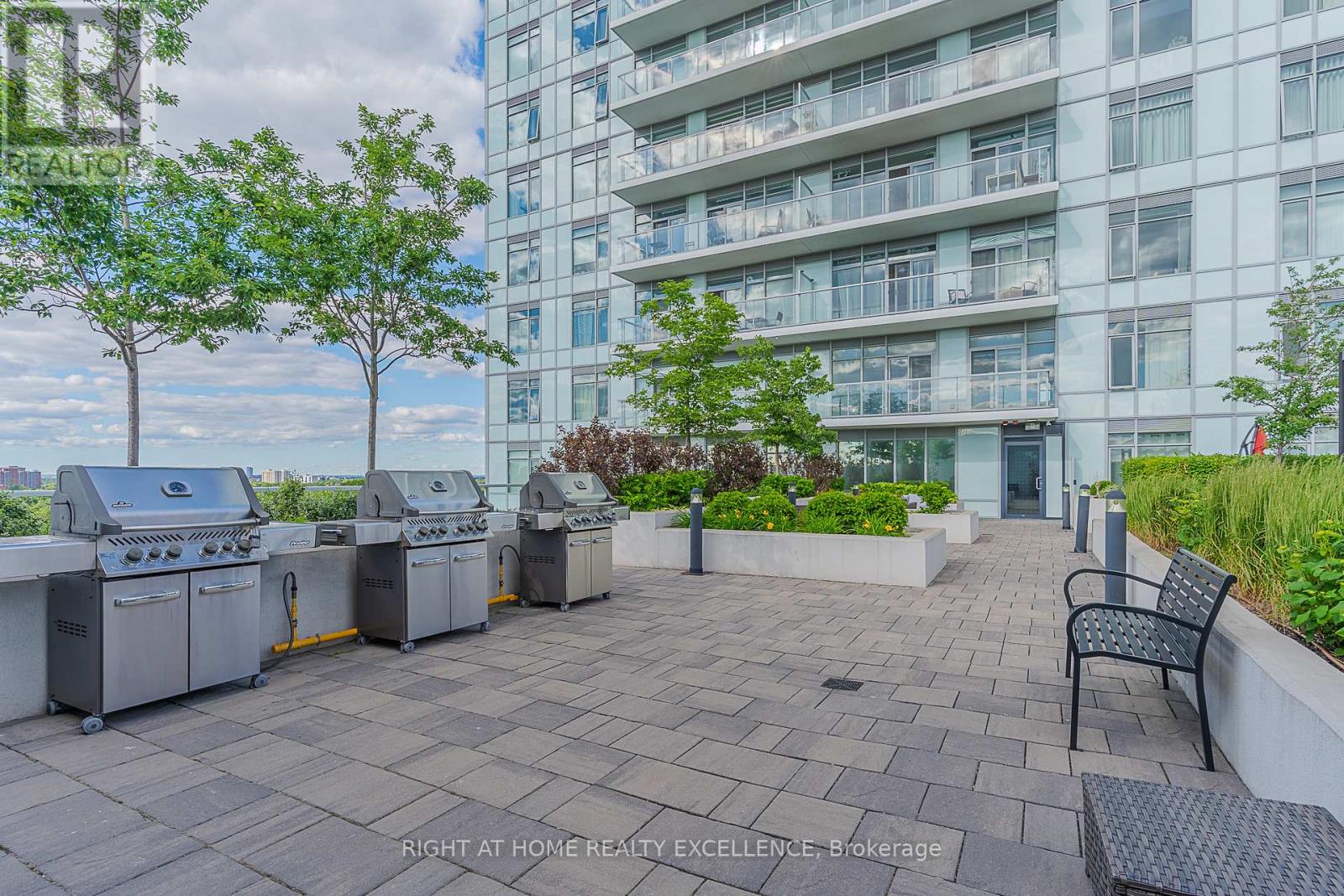 1707 - 3220 Sheppard Avenue Property Photo 26