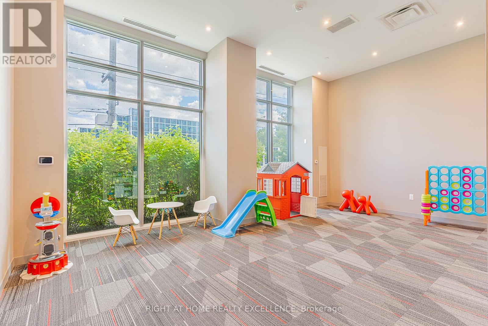 1707 - 3220 Sheppard Avenue Property Photo 29