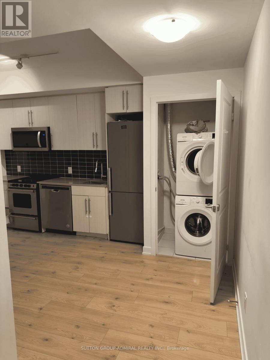 724 - 2799 Kingston Road Property Photo 3