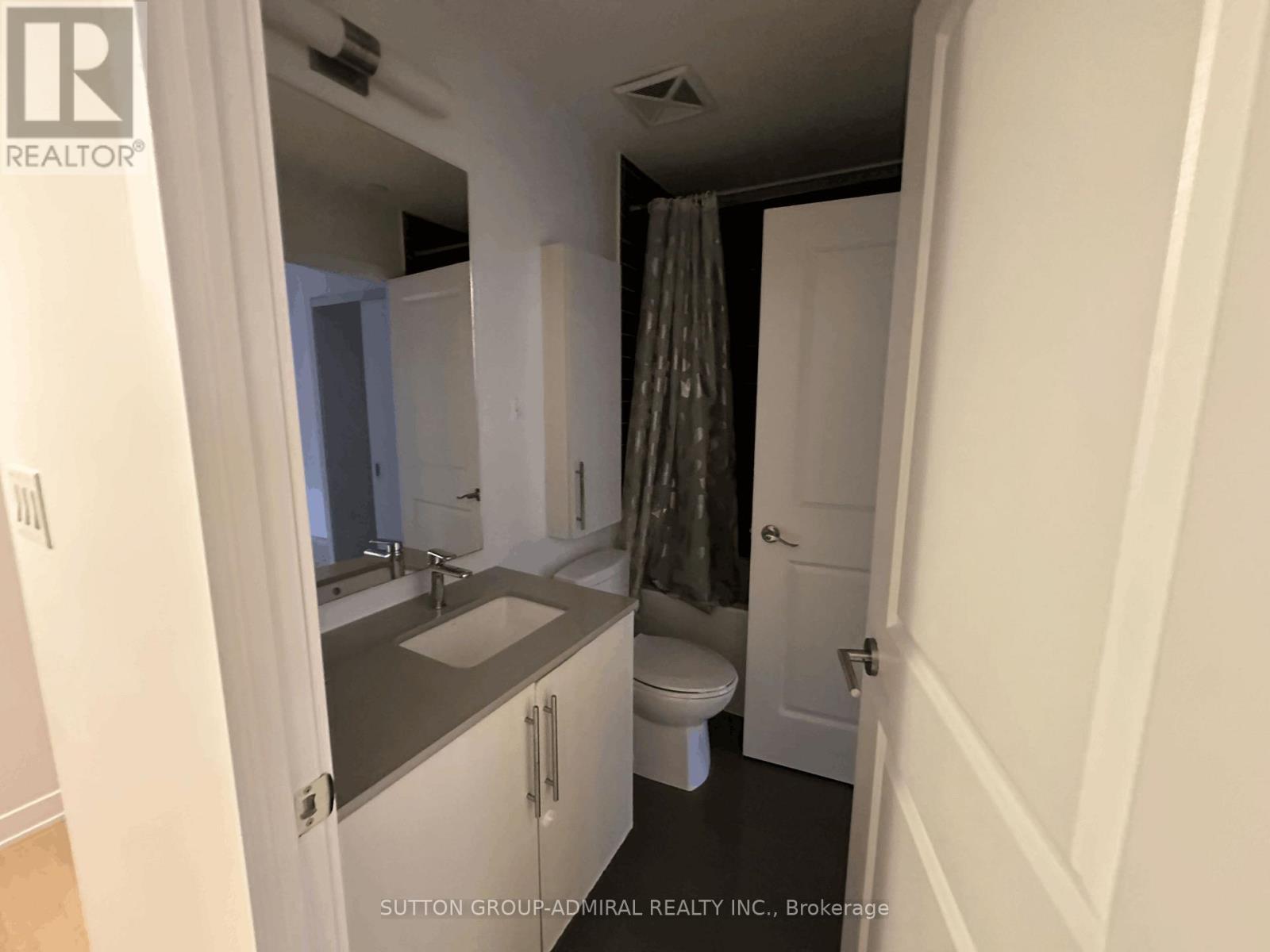 724 - 2799 Kingston Road Property Photo 8