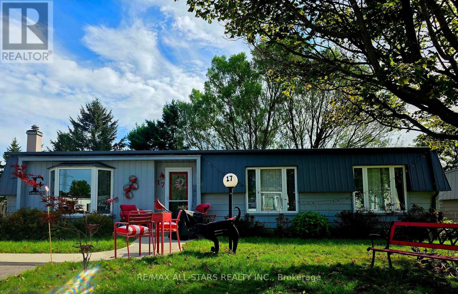 17 Pineridge Court Property Photo 1