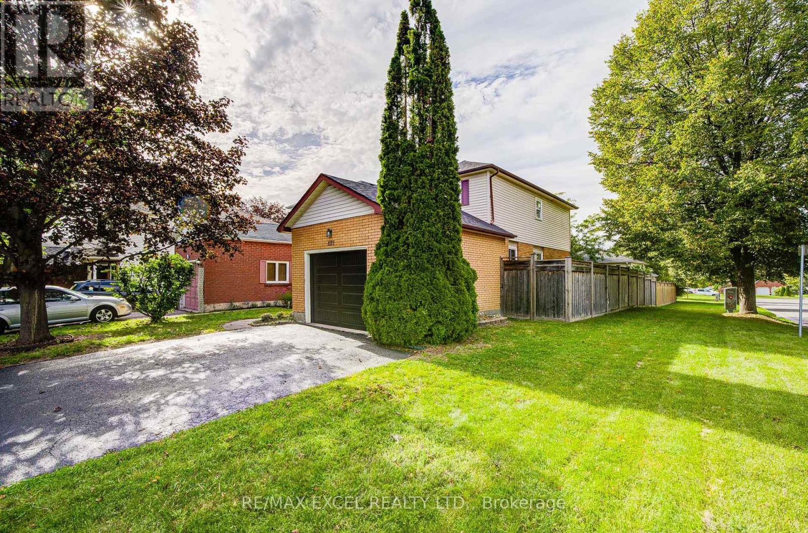 1171 Attersley Drive Property Photo 3
