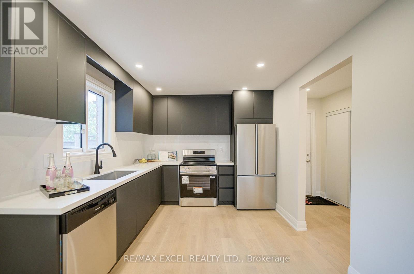 1171 Attersley Drive Property Photo 8