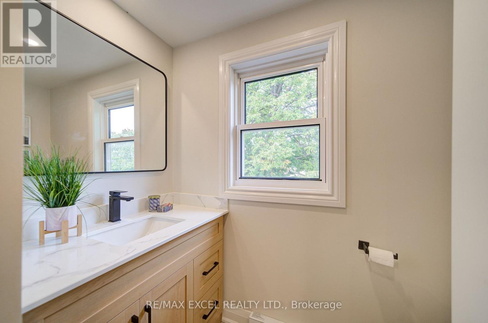 1171 Attersley Drive Property Photo 27