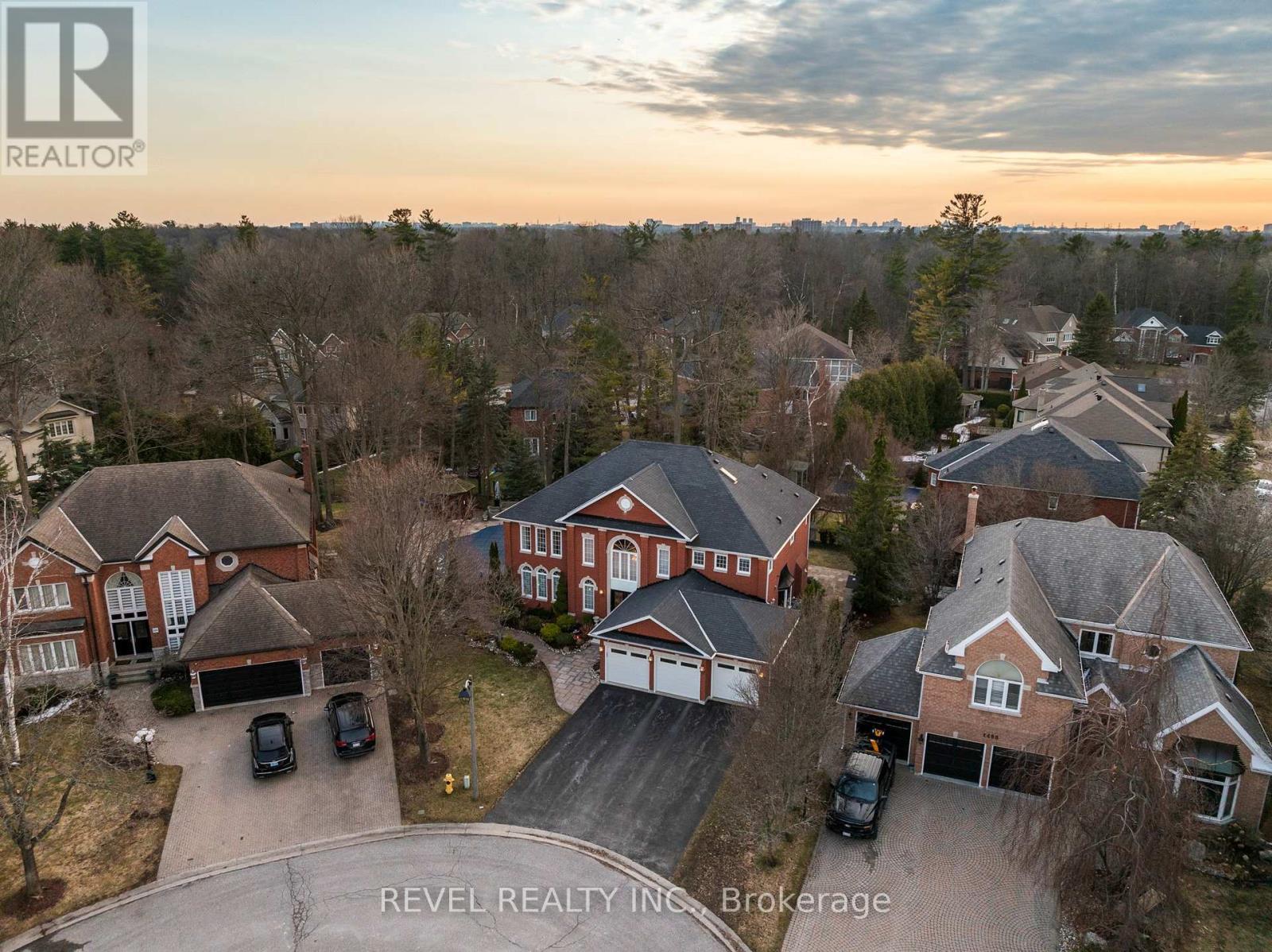 1486 Ashwood Gate Property Photo 1