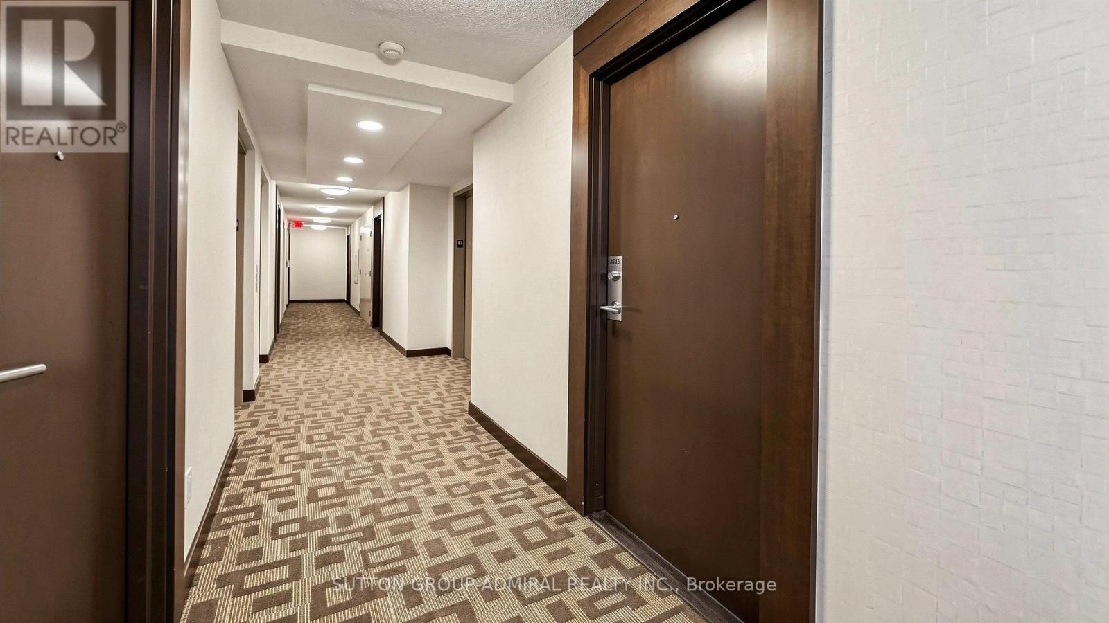 1005 - 151 Village Green Square Property Photo 4