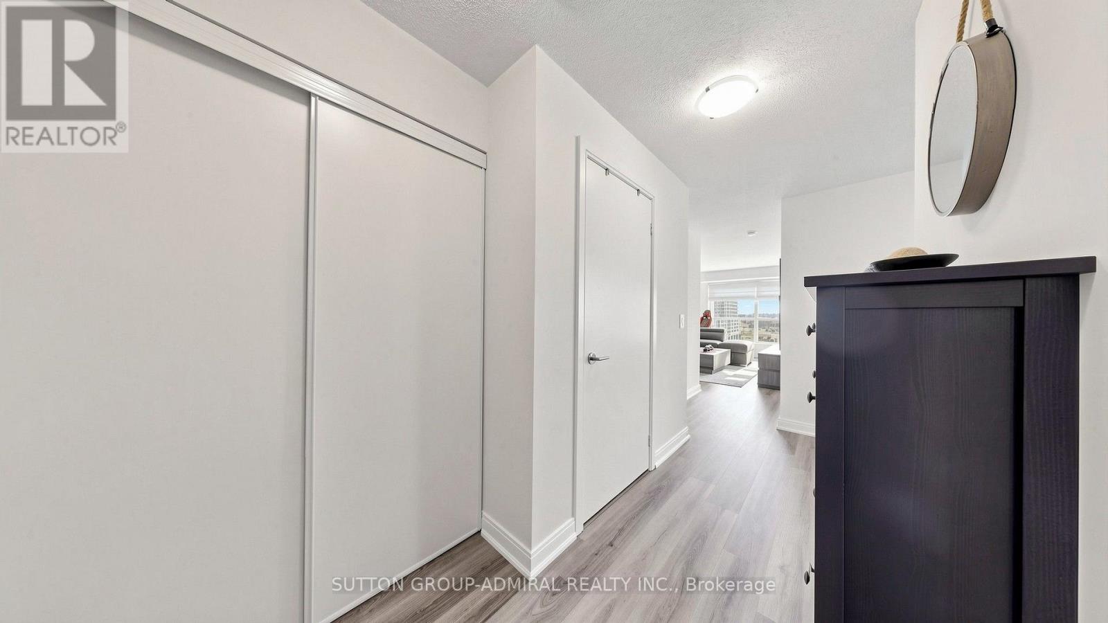 1005 - 151 Village Green Square Property Photo 24