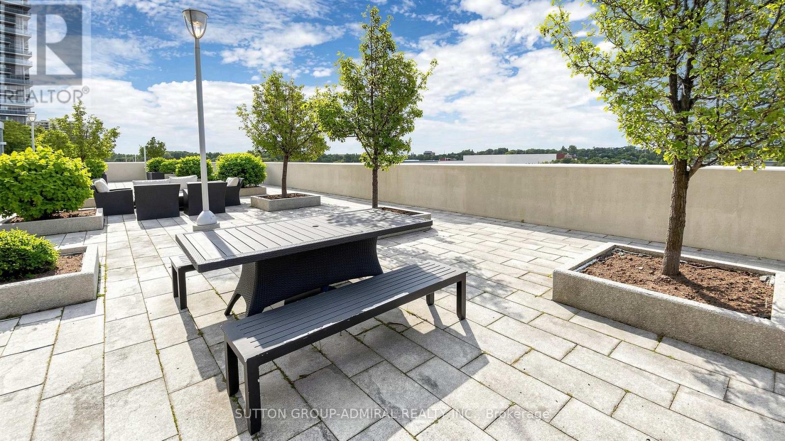 1005 - 151 Village Green Square Property Photo 38