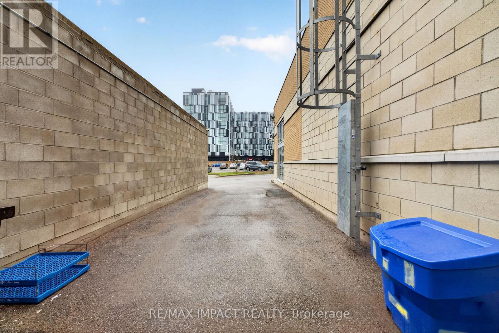 1812 Simcoe Street Property Photo 21