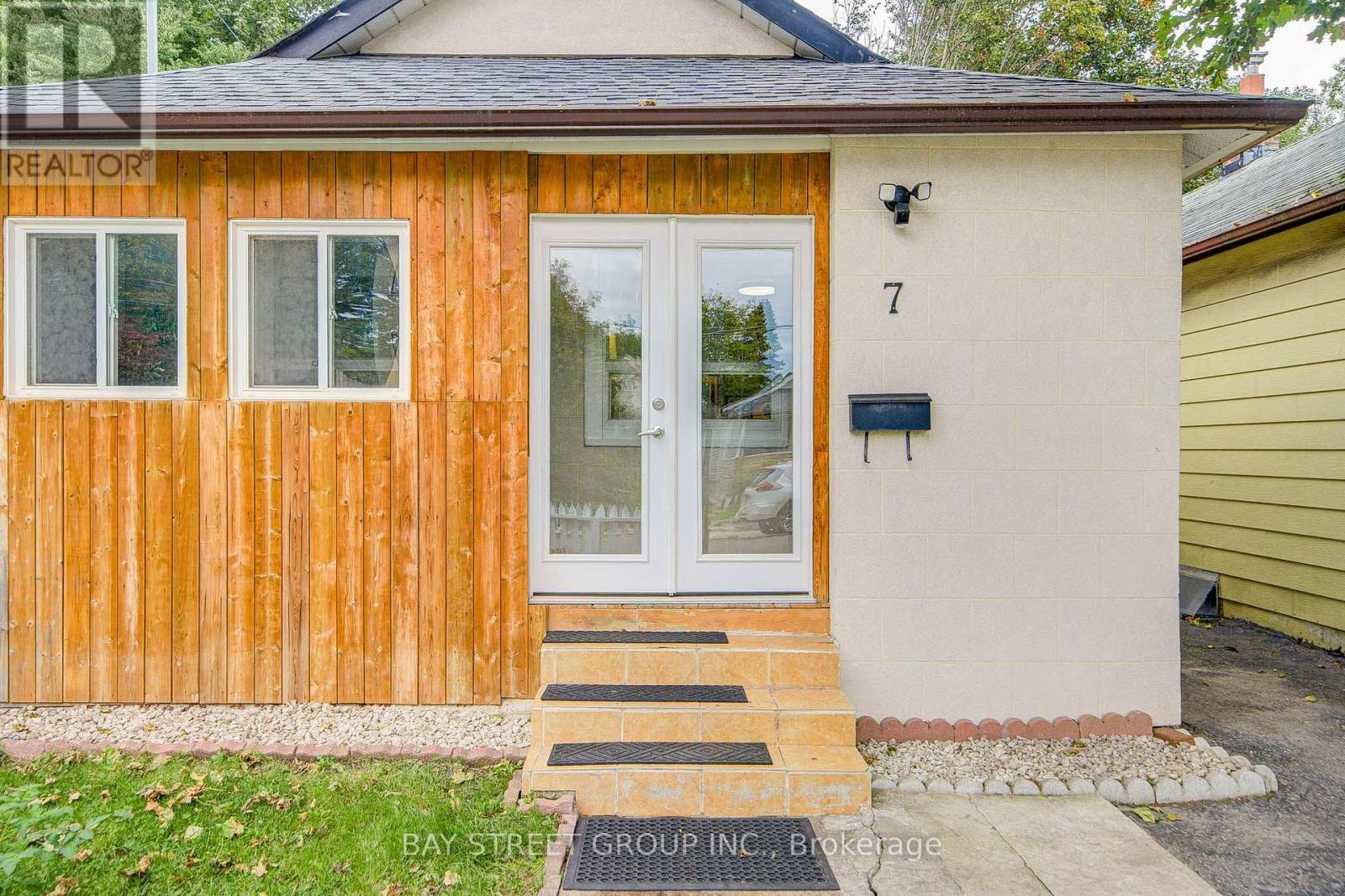 7 Emmott Avenue Property Photo 4