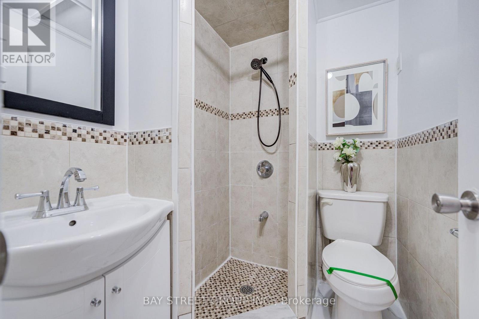 7 Emmott Avenue Property Photo 27