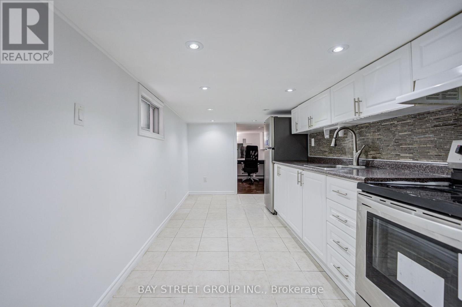 7 Emmott Avenue Property Photo 35
