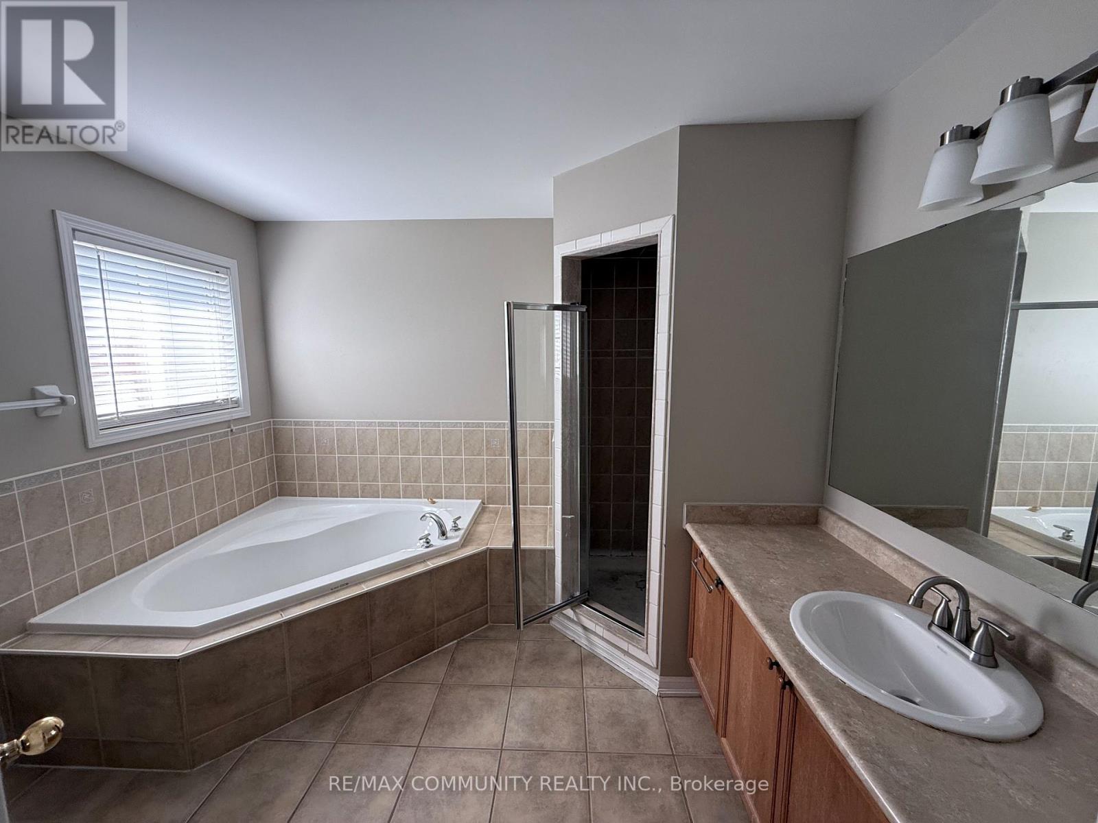 3 Baycliffe Drive Property Photo 25