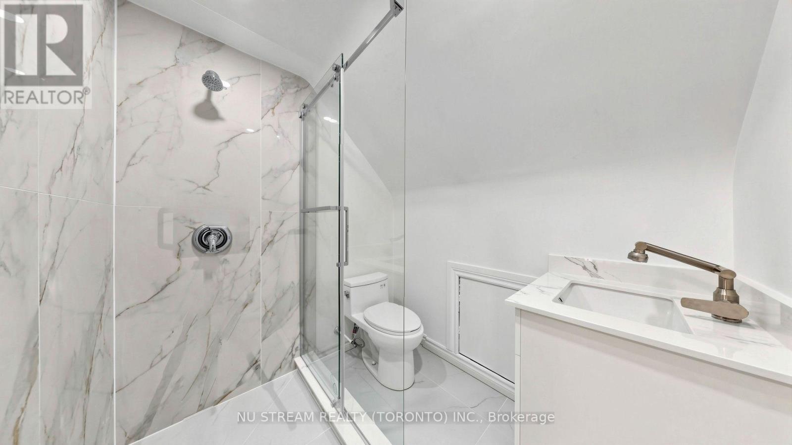226 Oakridge Drive Property Photo 15