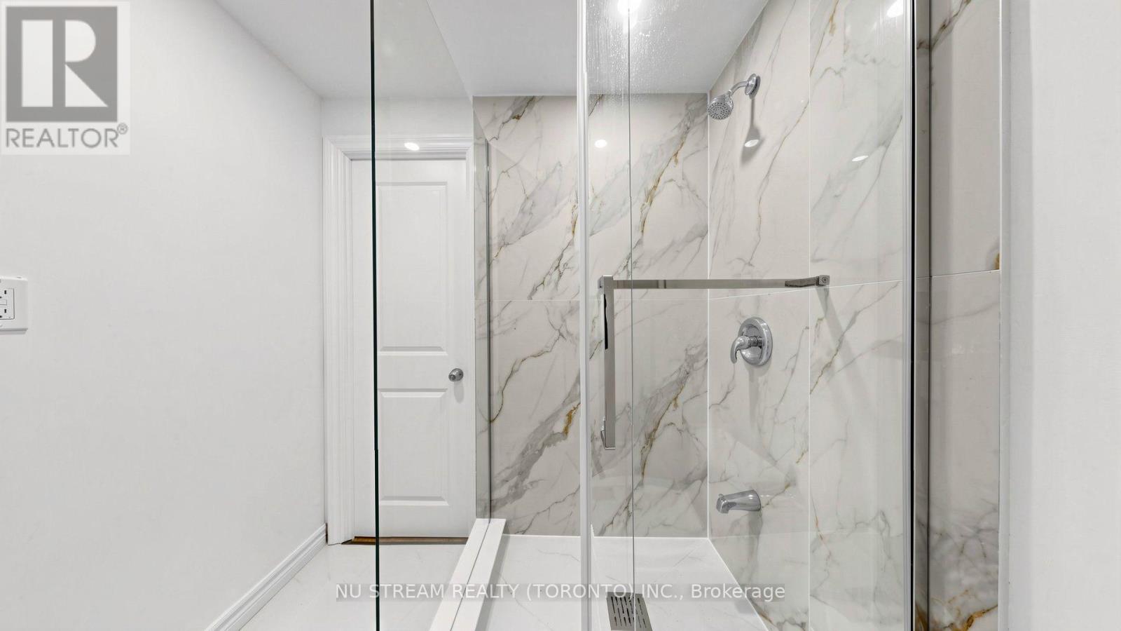 226 Oakridge Drive Property Photo 16