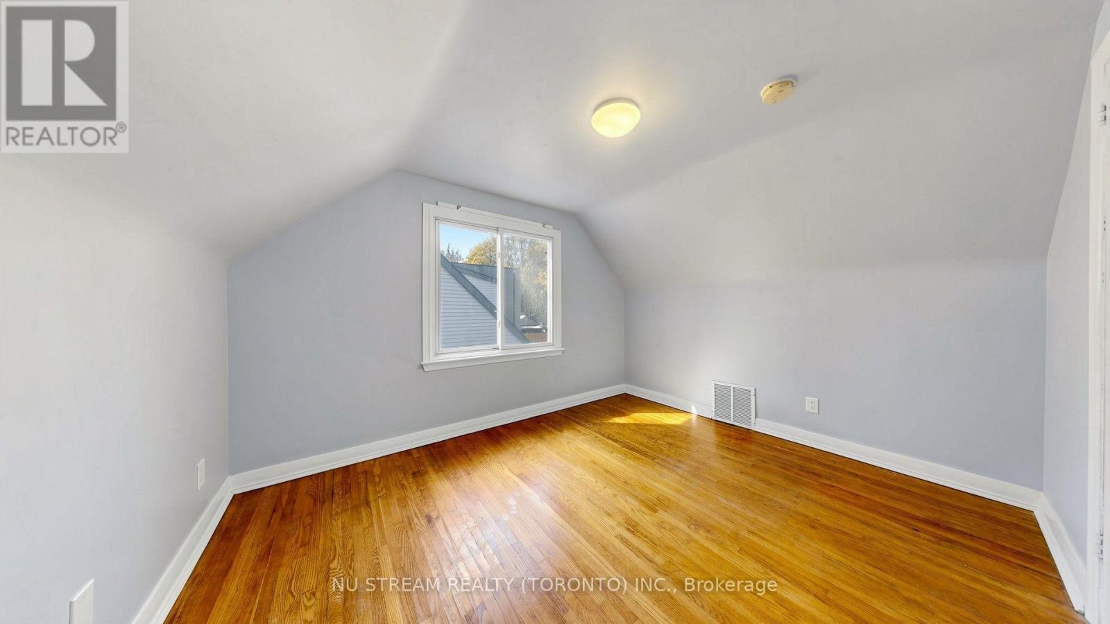 226 Oakridge Drive Property Photo 18
