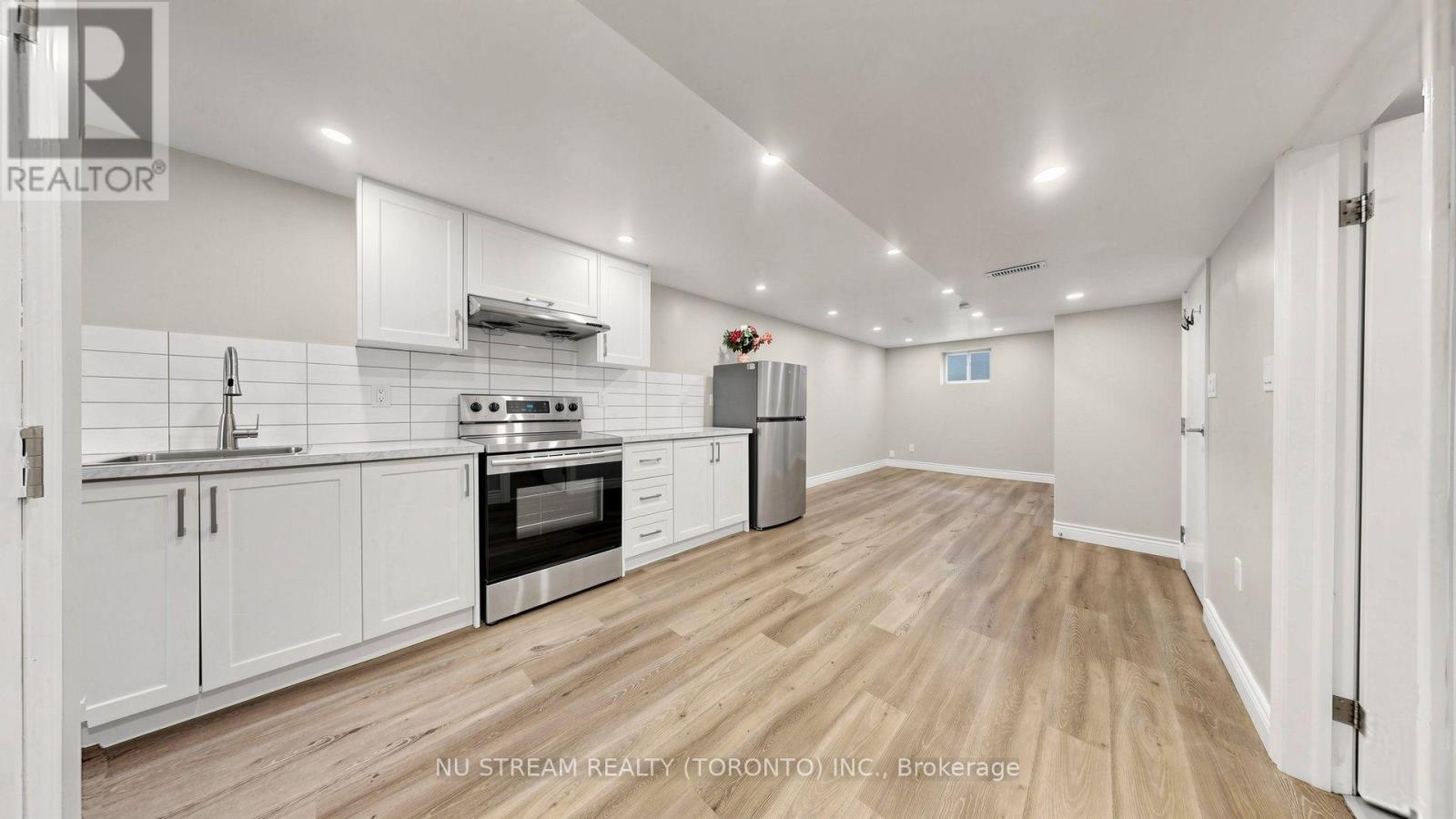 226 Oakridge Drive Property Photo 25
