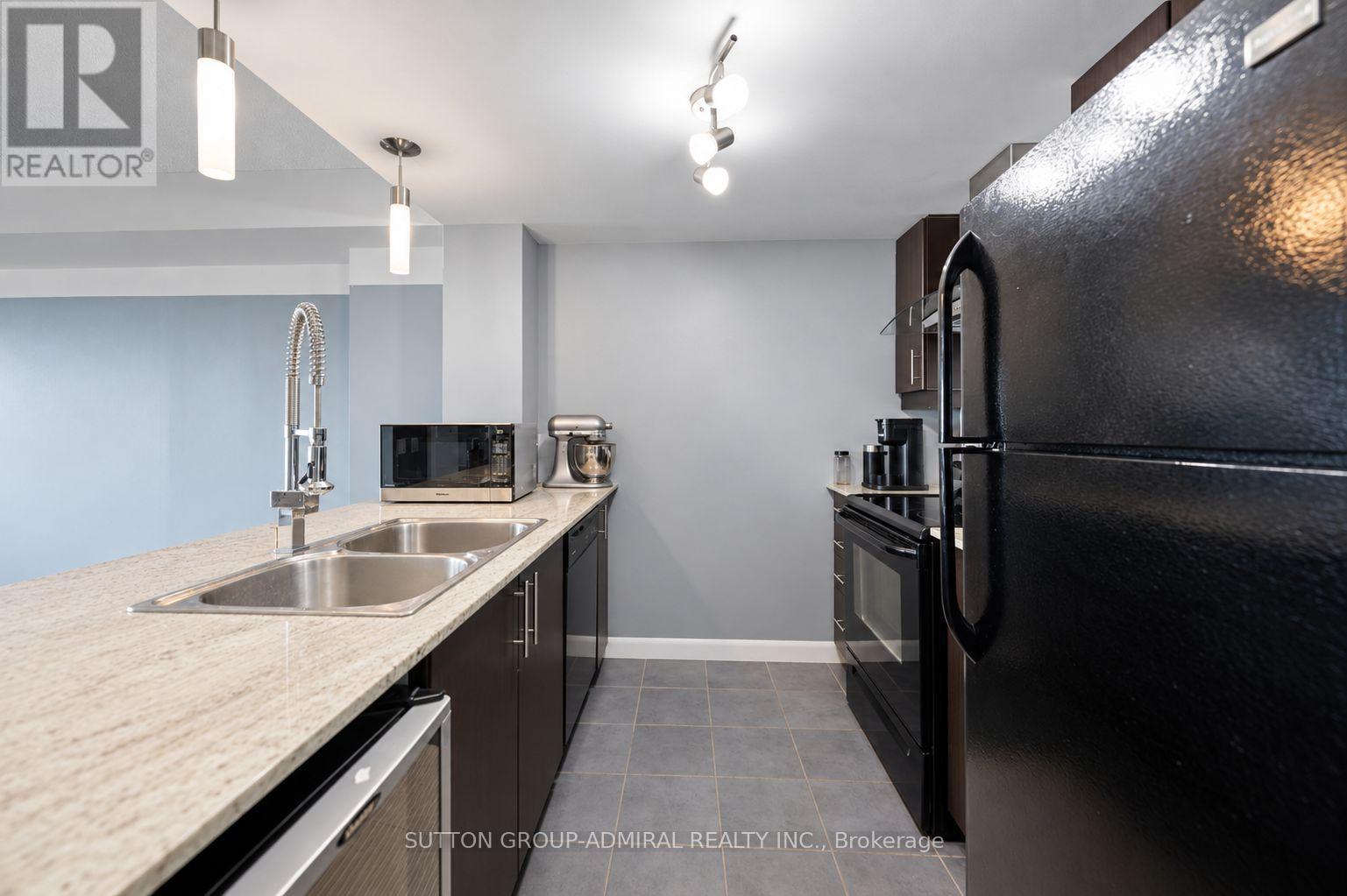 3203 - 25 Town Centre Court Property Photo 2