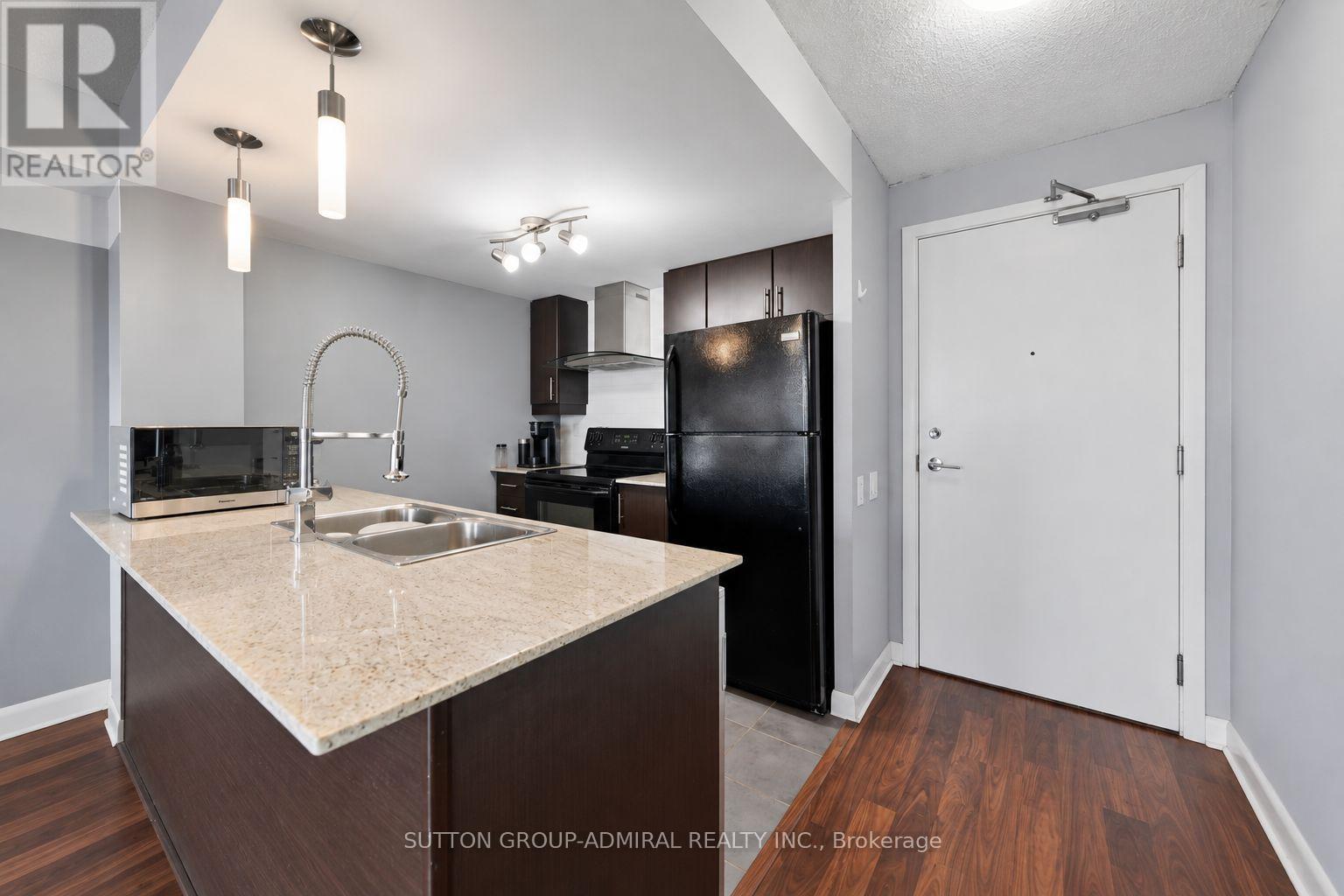 3203 - 25 Town Centre Court Property Photo 3