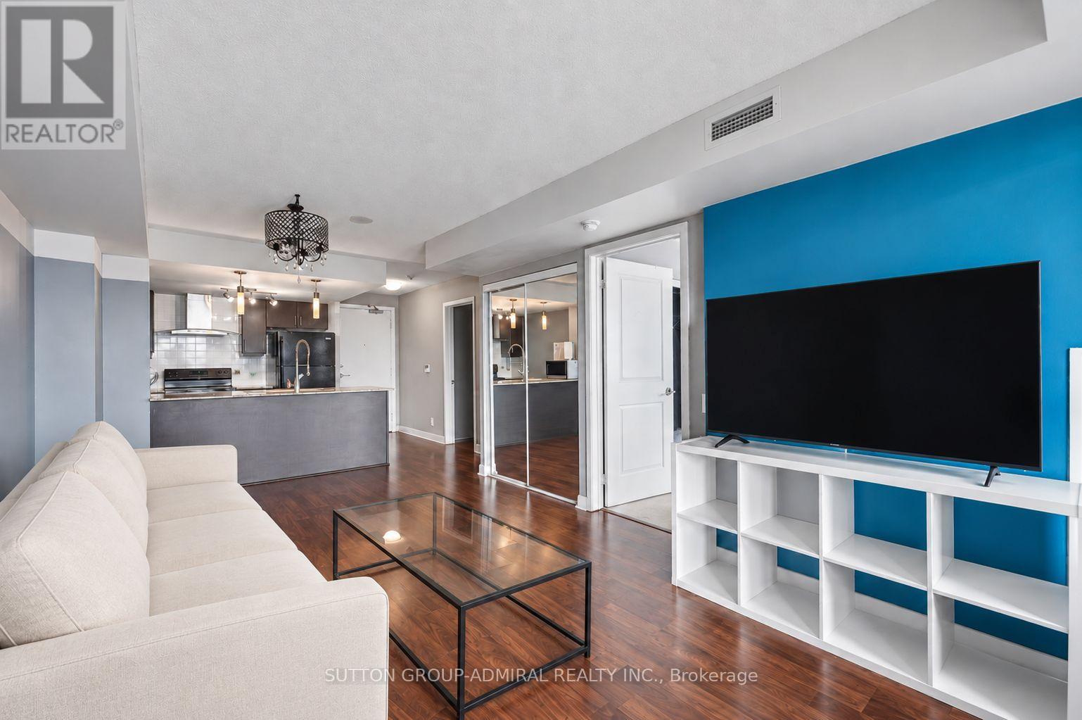 3203 - 25 Town Centre Court Property Photo 7