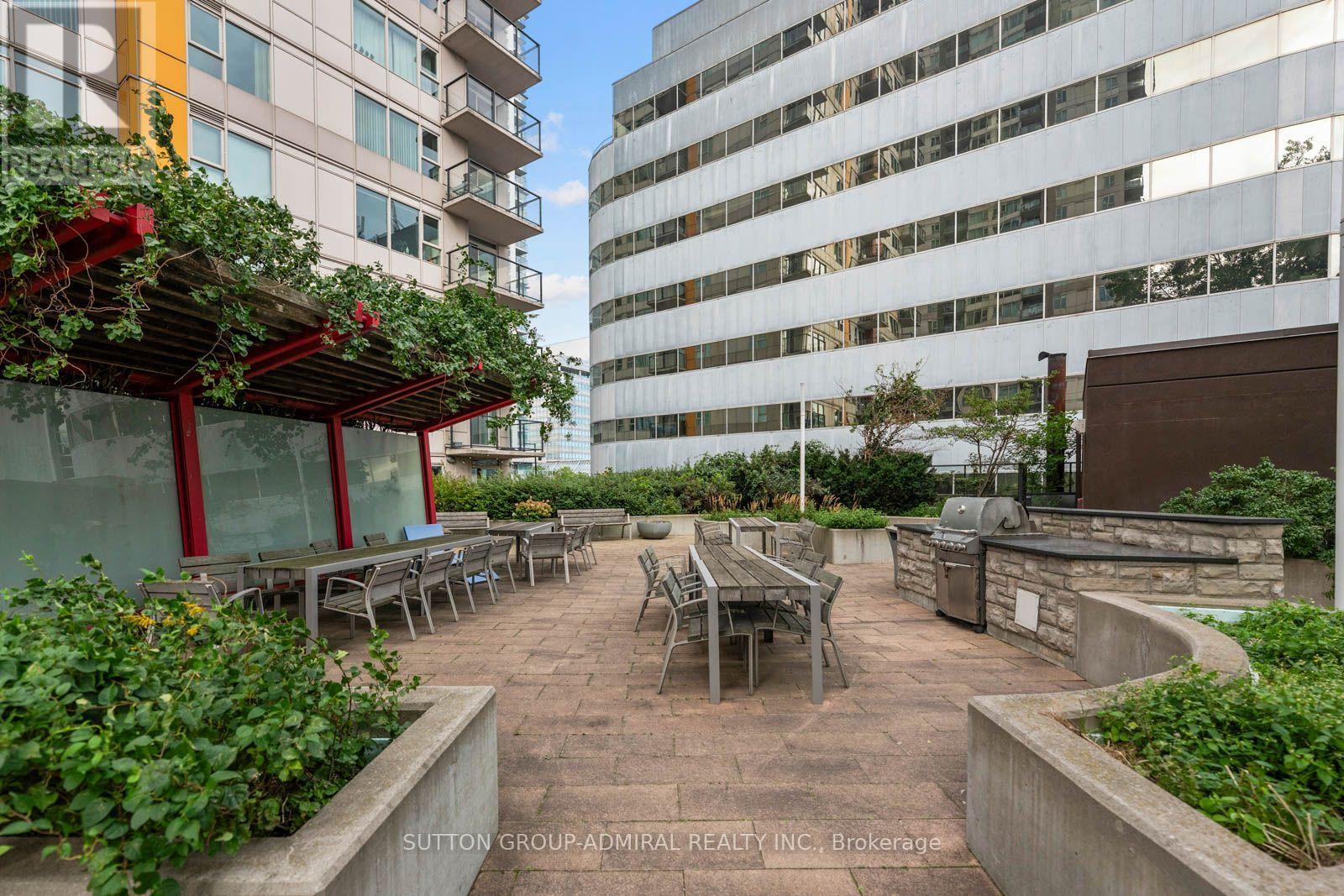 3203 - 25 Town Centre Court Property Photo 14
