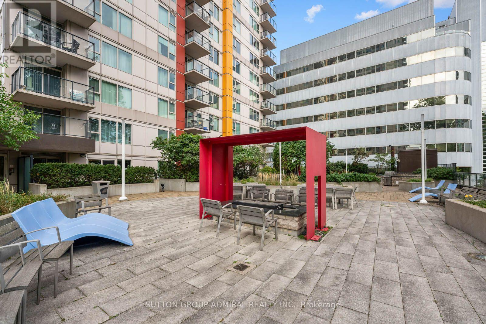 3203 - 25 Town Centre Court Property Photo 15
