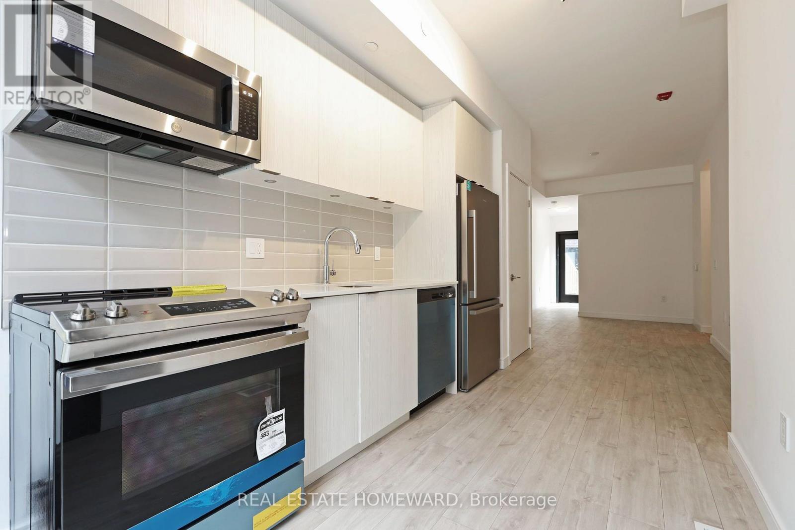 16 - 178 Clonmore Drive Property Photo 6