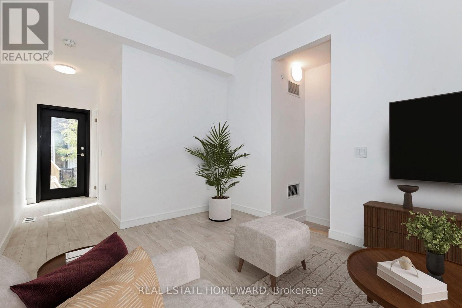 16 - 178 Clonmore Drive Property Photo 10