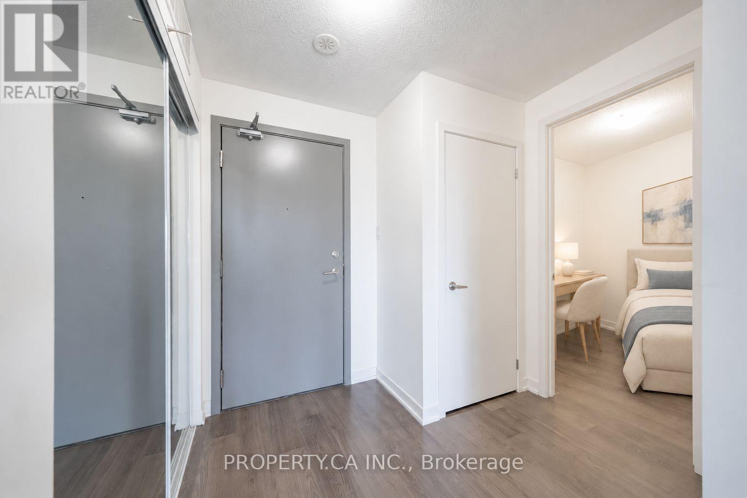 412 - 20 Orchid Place Drive Property Photo 6
