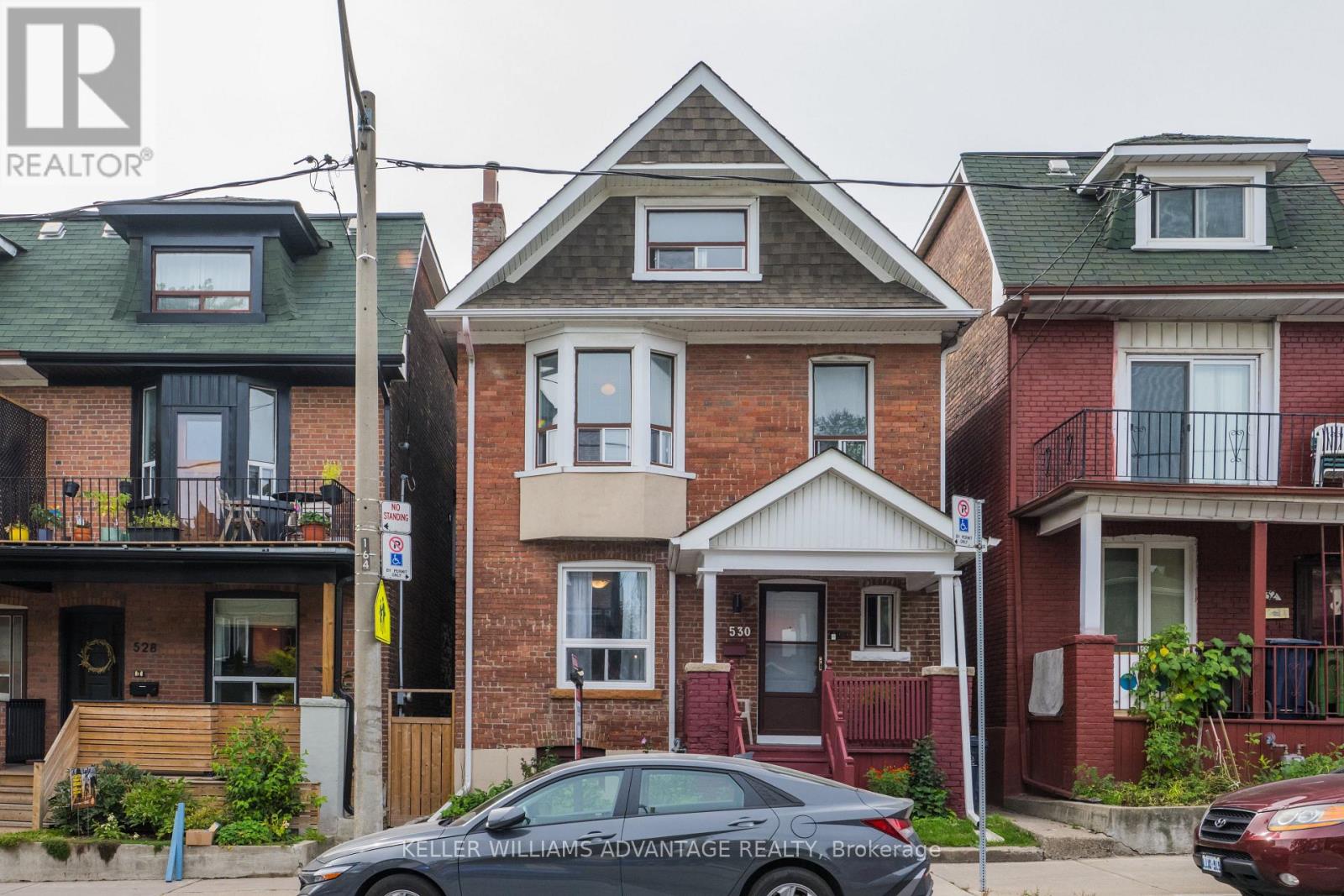 530 Carlaw Avenue Property Photo 1