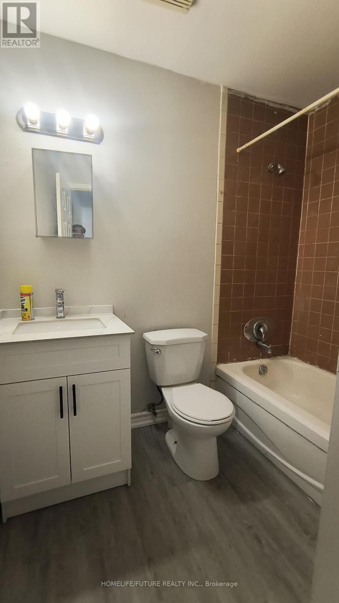 405 - 560 Bloor Street E Property Photo 16