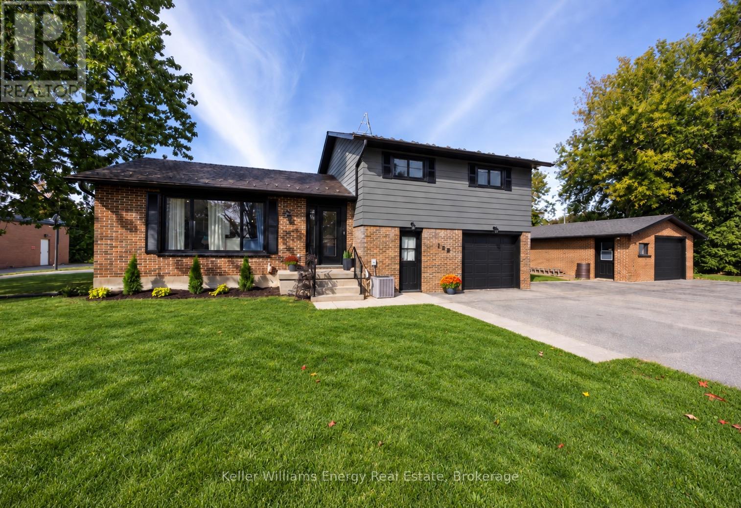 190 Church Street N Property Photo 1