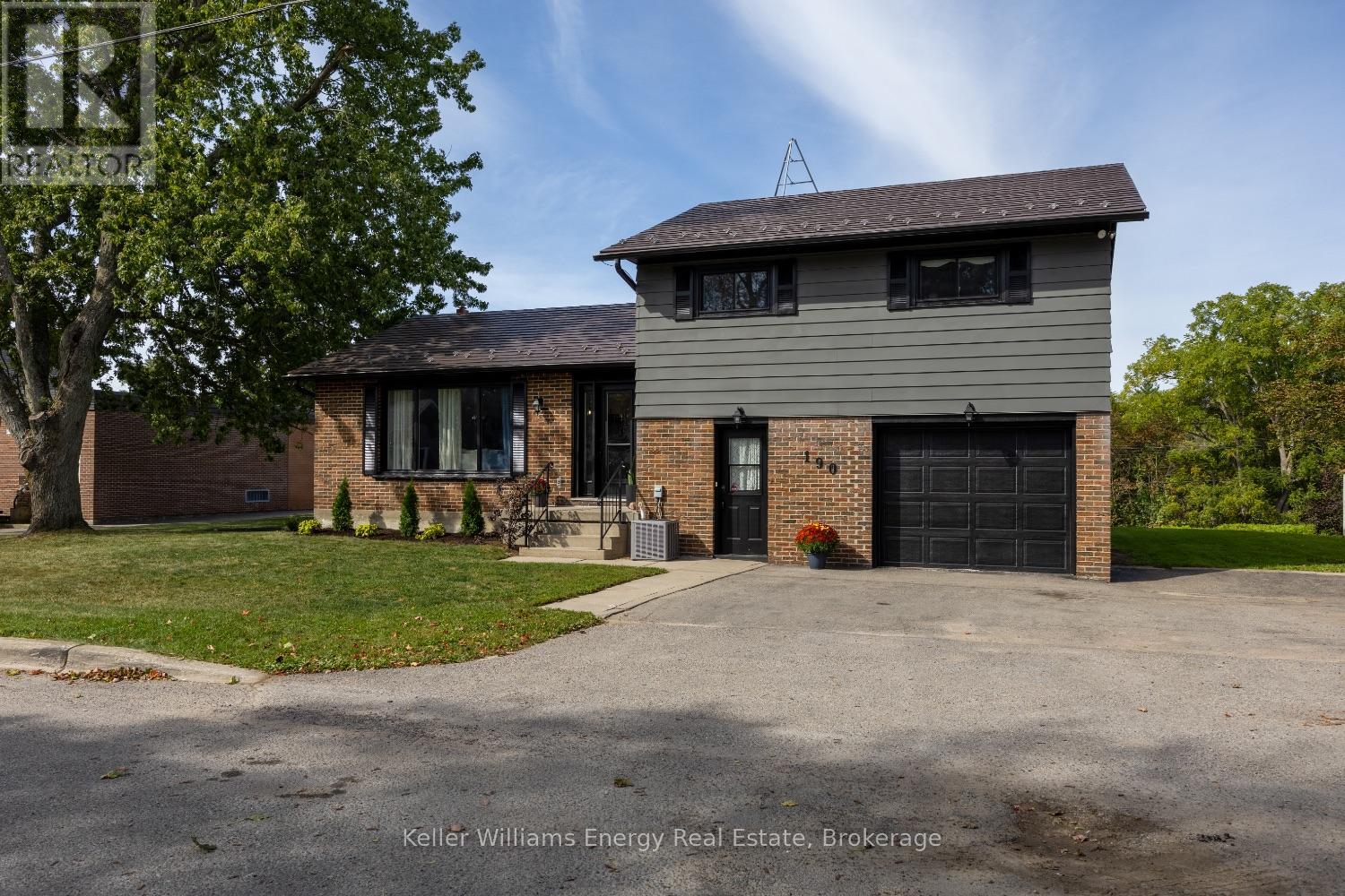 190 Church Street N Property Photo 2