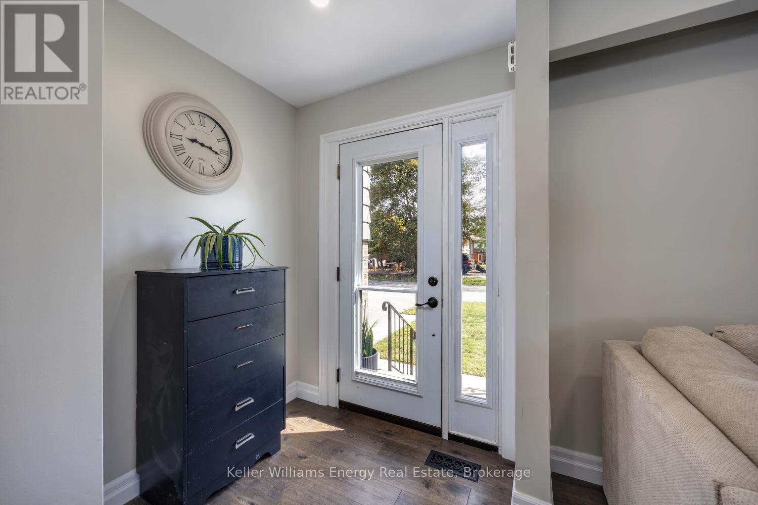 190 Church Street N Property Photo 4