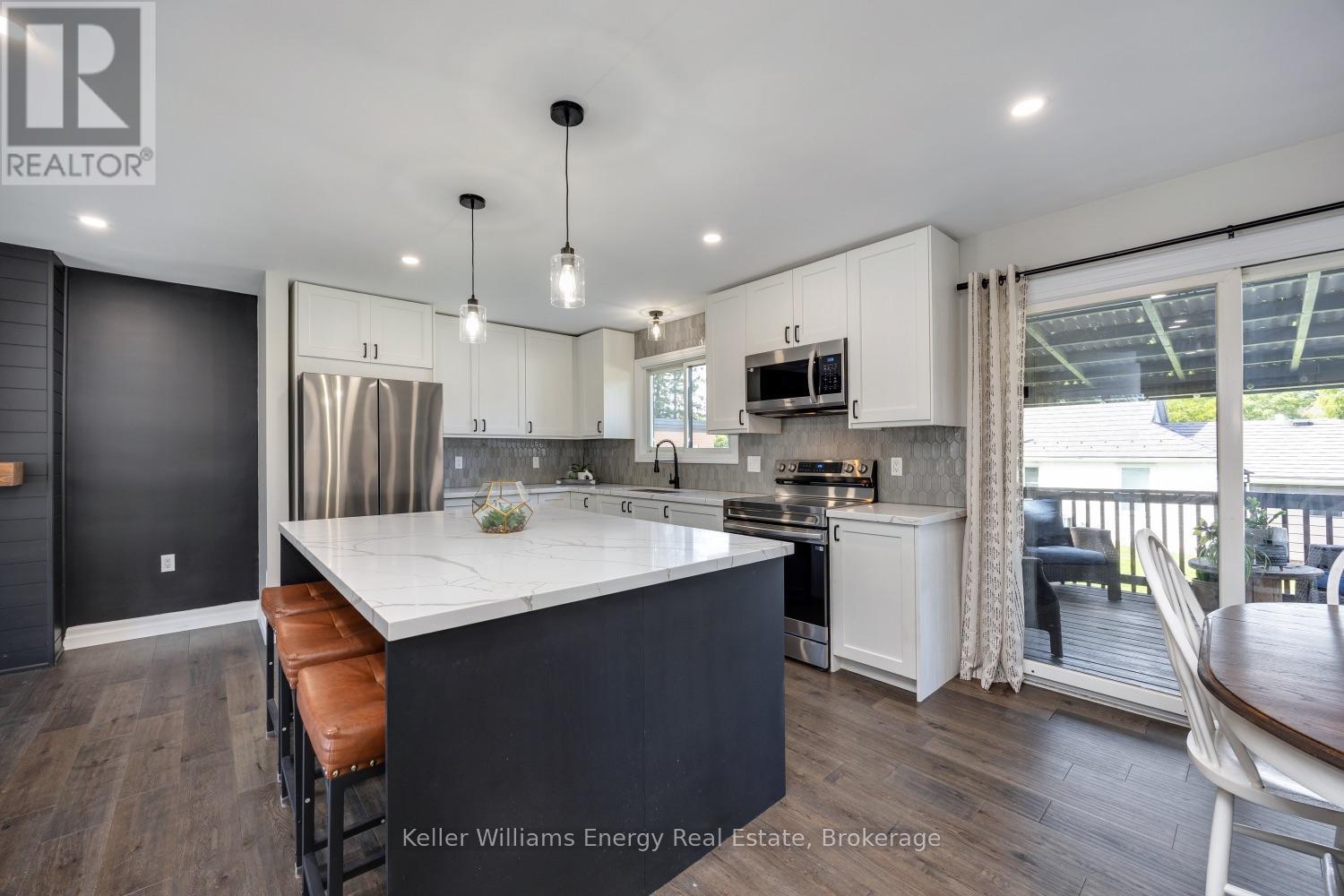 190 Church Street N Property Photo 8