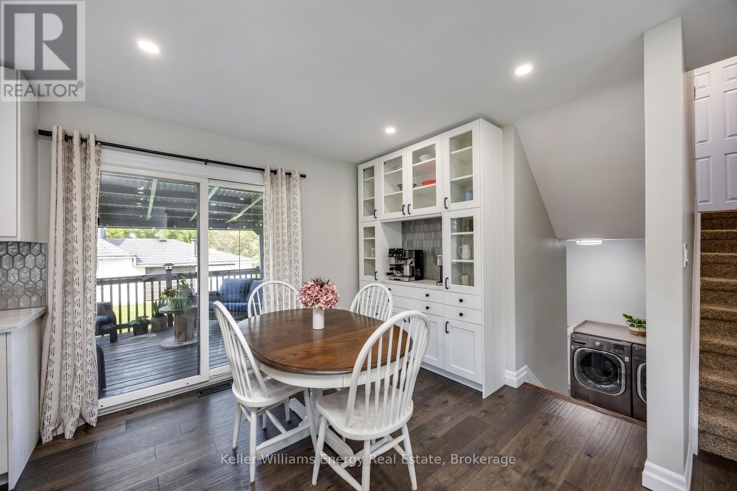 190 Church Street N Property Photo 10